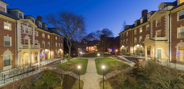 Top 25 summer courses and schools with English language in the USA for international children, teenagers, students. List of schools, prices