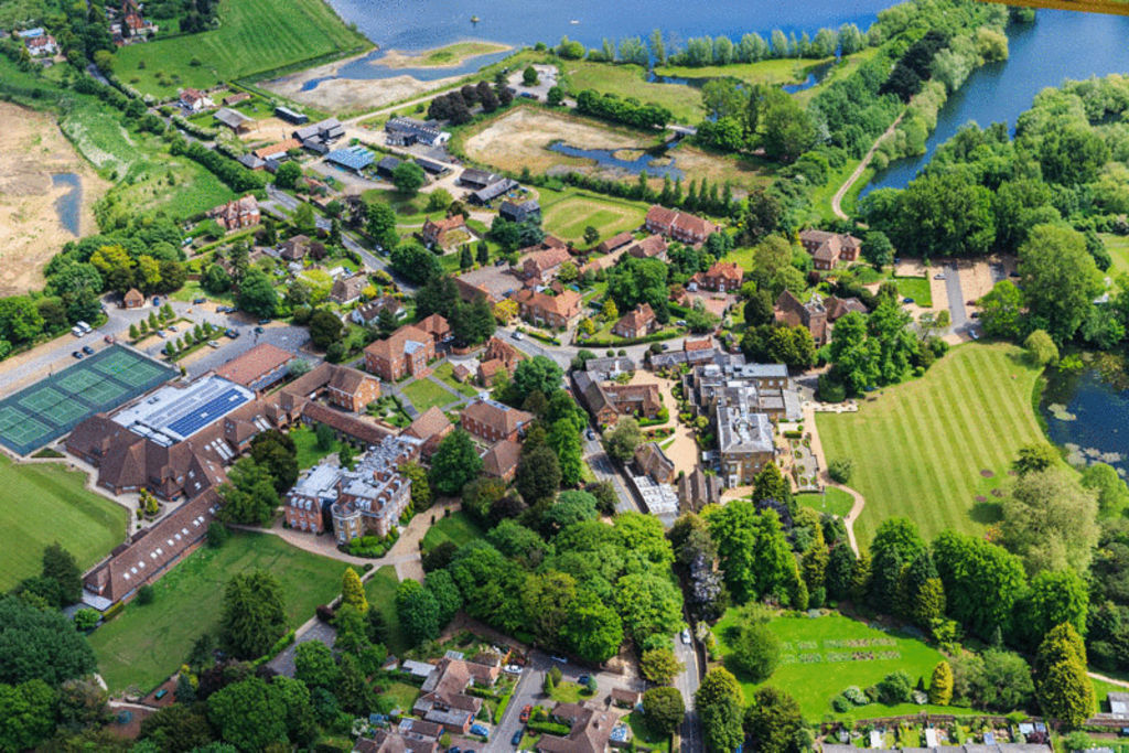 tasis american school england school tacis american england suburb tasis american school england school tacis american england suburb