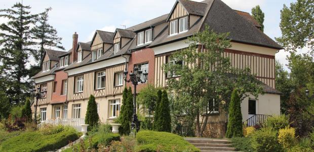 Learn French language abroad and in Europe. French courses for children, students, adults in Europe. List of 35 best schools, camps, language centers, tuition fees, rankings