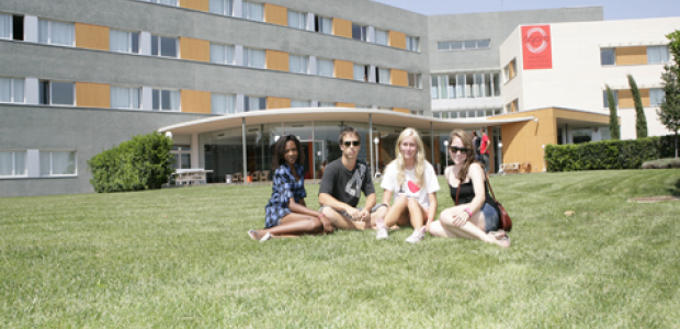 Spanish + tennis camp in Spain for international studens. List of 25 top institutions, rankings, prices and tuition fees