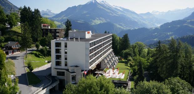35 best winter language camps for kids in Switzerland. winter schools for international and local children, teenagers, students. Check for the list of schools, prices and descriptions.