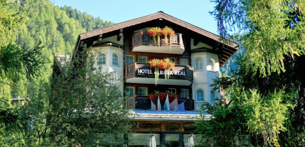 Spring courses in Switzerland: language courses in top 20 schools for children, adults and international students. List, prices, reviews