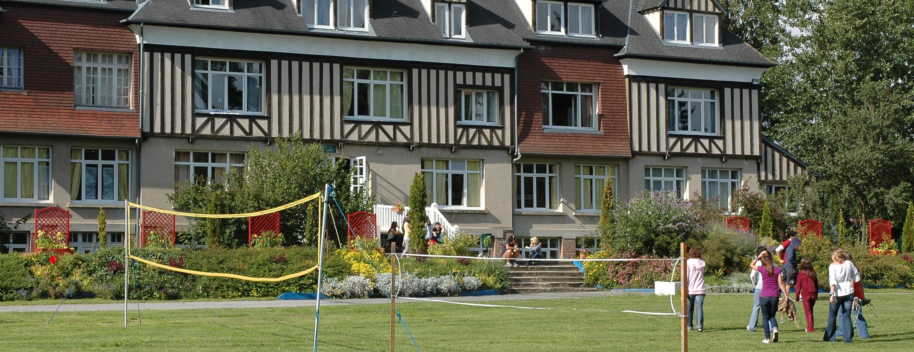 Ecole des Roches Ecole de Roche Private boarding school (VerneuilsurAwre, France) apply