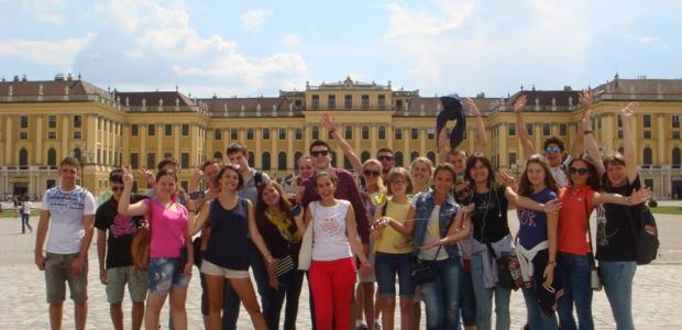 German summer courses in Austria for international studens. List of 25 top institutions, rankings, prices and tuition fees