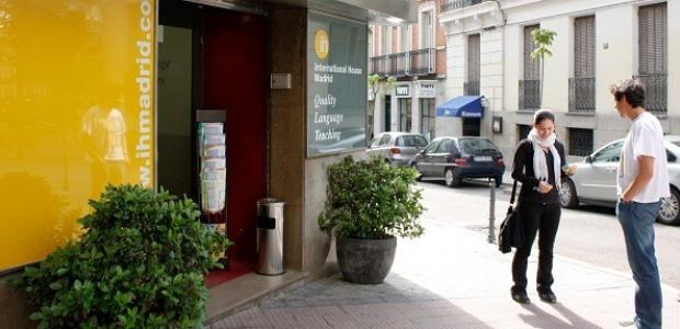 30 best language schools Madrid for pupils and students. The list of institutions, prices for studying, rankings, reviews