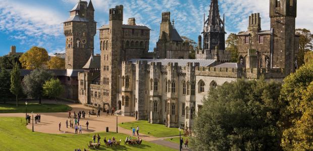 30 best language schools in Wales for children and students. List of top language schools in Wales, description, ranking, prices