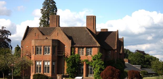 30 best boarding schools Brighton for pupils and students. The list of institutions, prices for studying, rankings, reviews