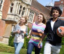 Bell Cobham Hall language school