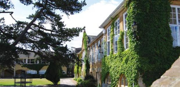 30 best private schools Bordeaux for pupils and students. The list of institutions, prices for studying, rankings, reviews