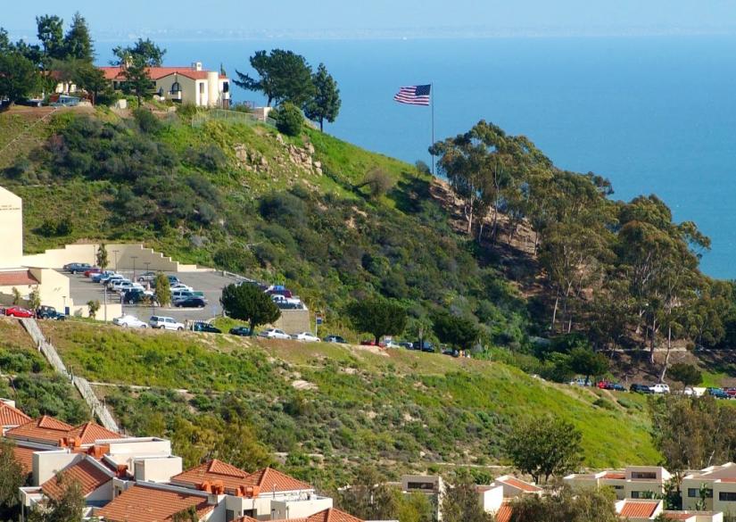 Kings College - Malibu Residential Summer Center 0