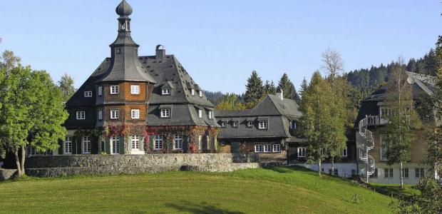 30 best boarding schools Hirthenzáten for pupils and students. The list of institutions, prices for studying, rankings, reviews