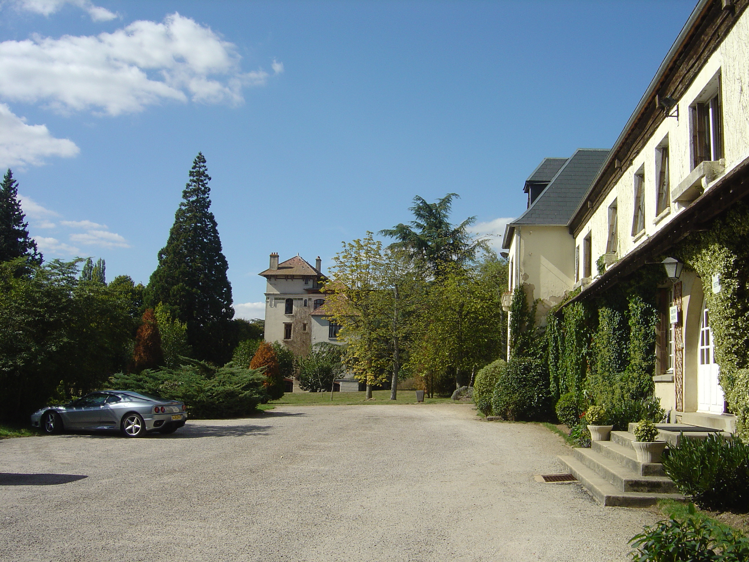 Ecole des Roches Private Boarding School (VerneuilsurAvre, France) apply, prices, reviews