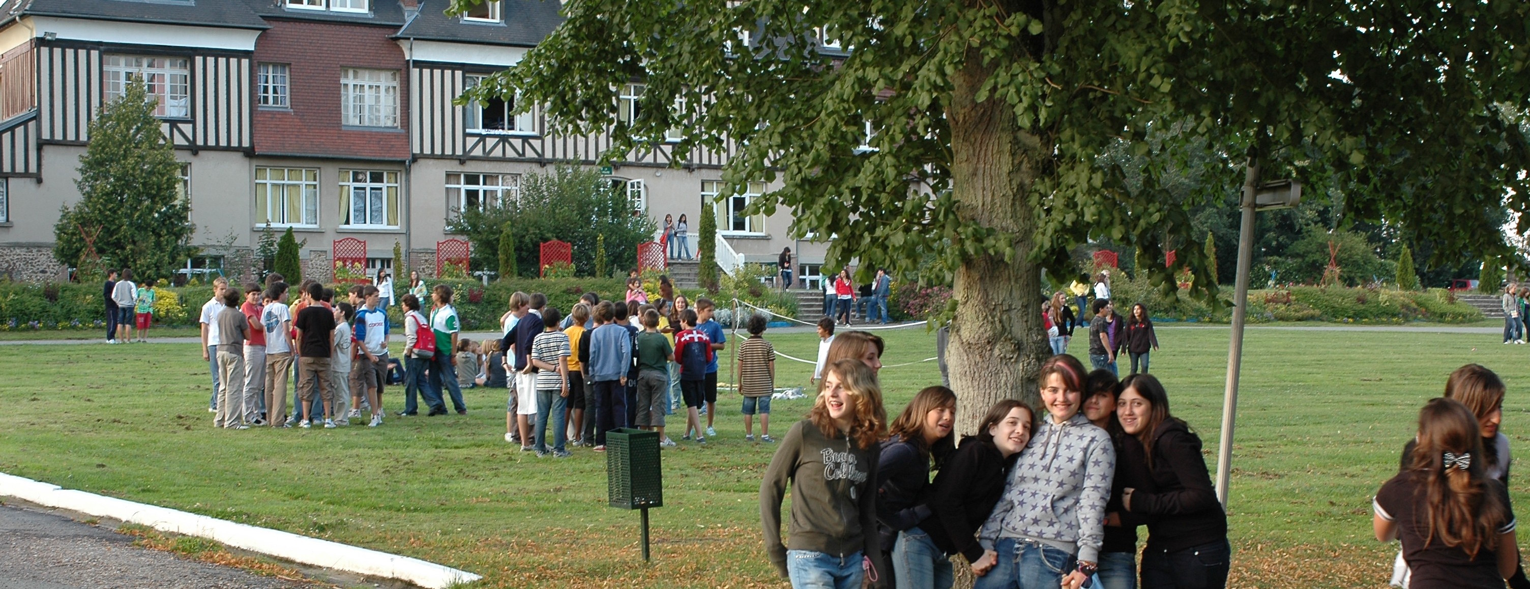 Ecole des Roches Private Boarding School (VerneuilsurAvre, France) apply, prices, reviews