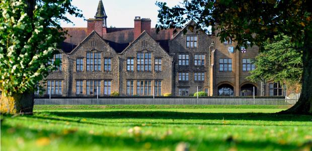 TOP-100 schools, colleges and universities in Europe, the USA, Canada, France, Germany, Switzerland, etc. to study A-level programme