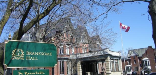Primary, secondary education in Toronto, Ontario. List of top 35 institutions, description, prices and tuition fees, how to apply