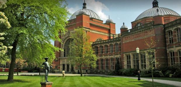 Study Stomatology in 30 best institutions in Europe and other countries abroad: study fees, rankings, list of institutions