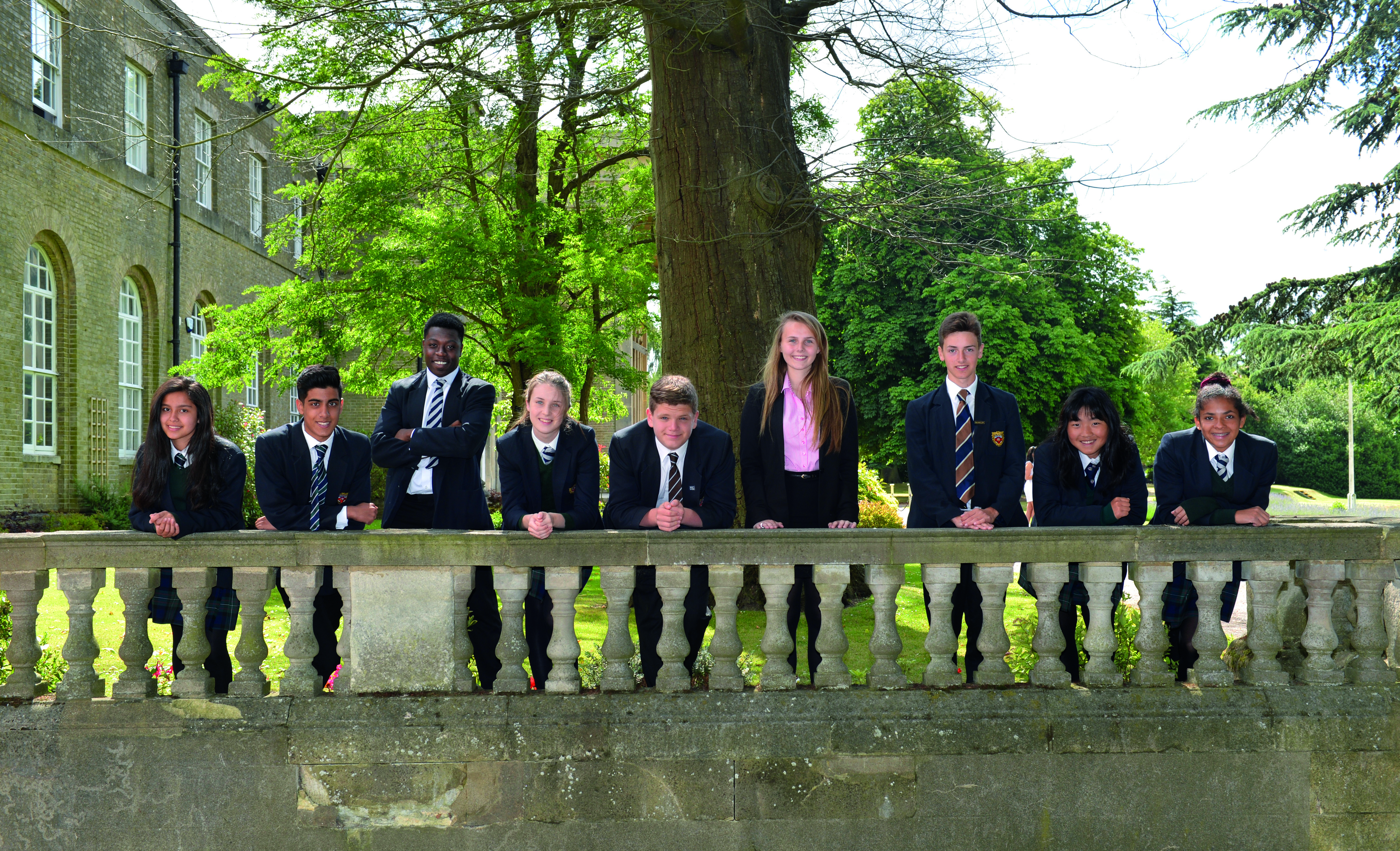 Mount Mill Hill International School (London, United Kingdom) apply