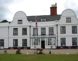 Escuela New Eccles Hall