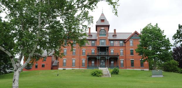 Study in Springfield. 30 top schools, colleges, universities and kids camps in Springfield for students from all over the world. List of schools, study fees, rankings