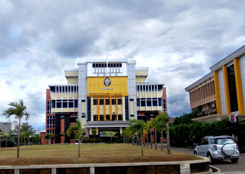 Universitas Diponegoro (UNDIP) 0