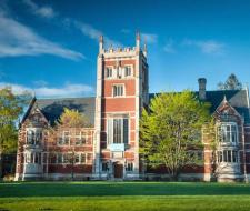 Bowdoin College (BC)