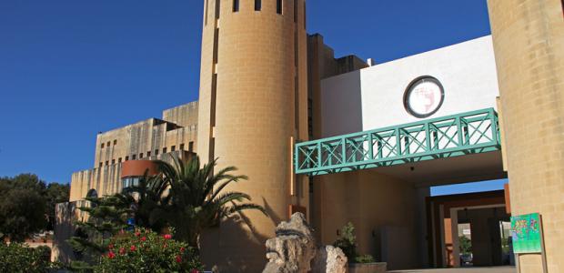 Higher education in Malta for international studens. List of 25 top institutions, rankings, prices and tuition fees