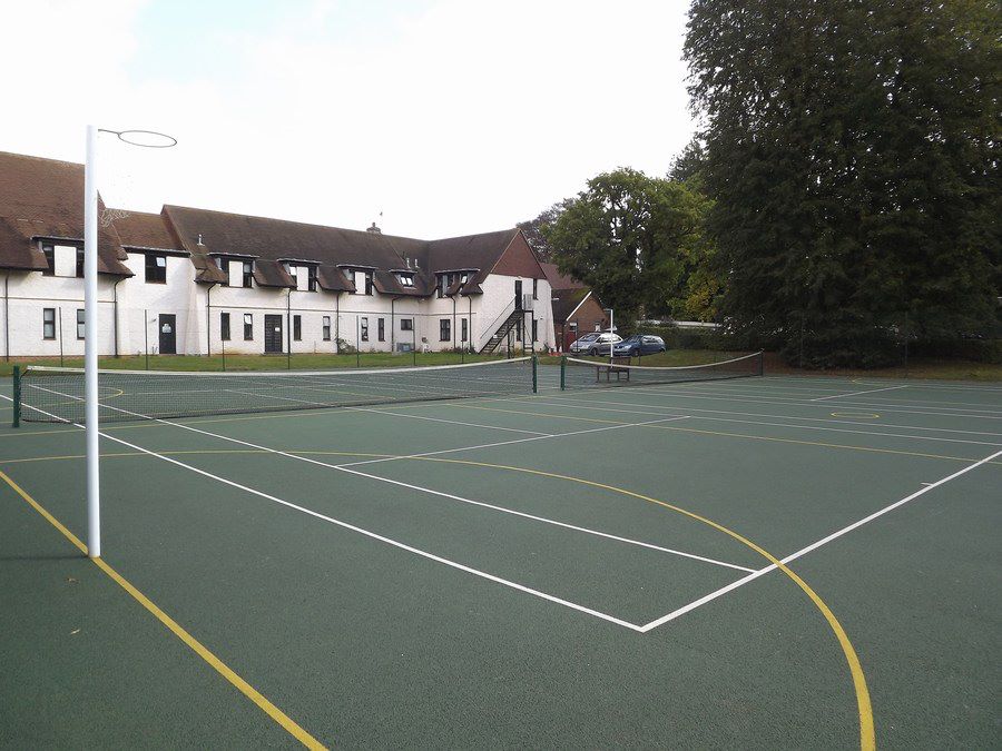 Priors Field School (Godalming, United Kingdom) apply, prices