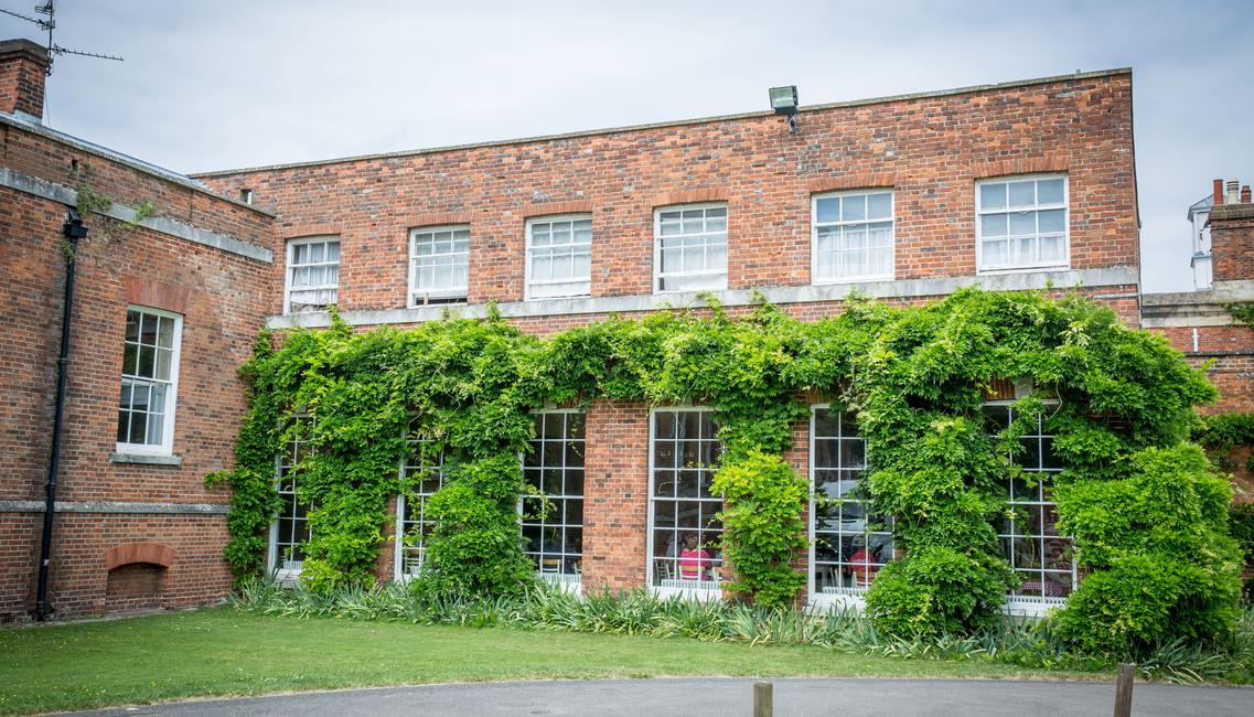 Berkshire College Summer School (Berkshire, United Kingdom) apply for