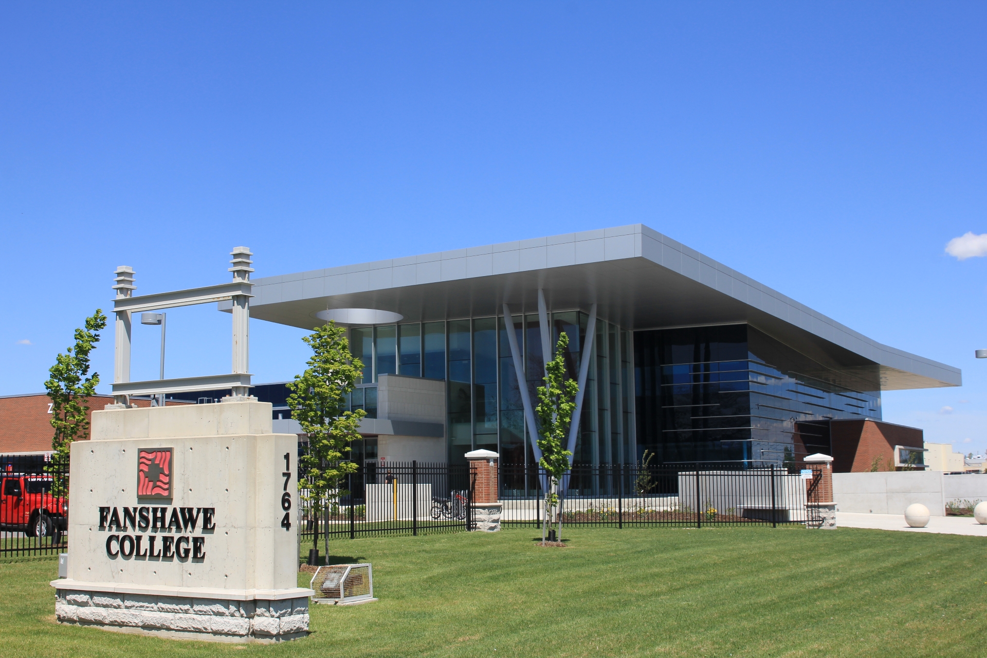 Fanshawe College London (London, Ontario, Canada) apply, prices