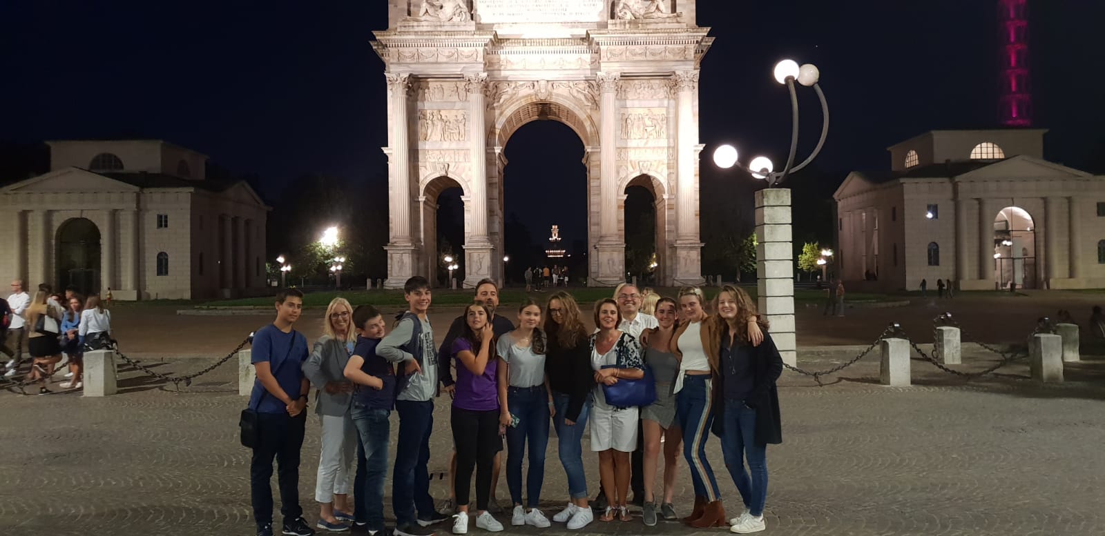 St. Louis School, Milan (Milan, Italy) apply, prices, reviews Smapse