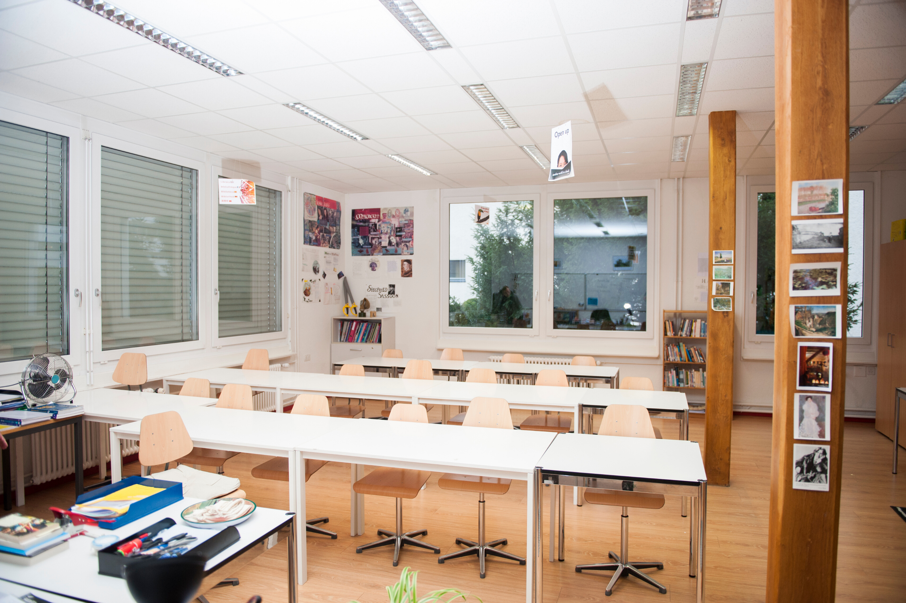 International School Zurich North (ISZN) (Zürich, Switzerland) apply