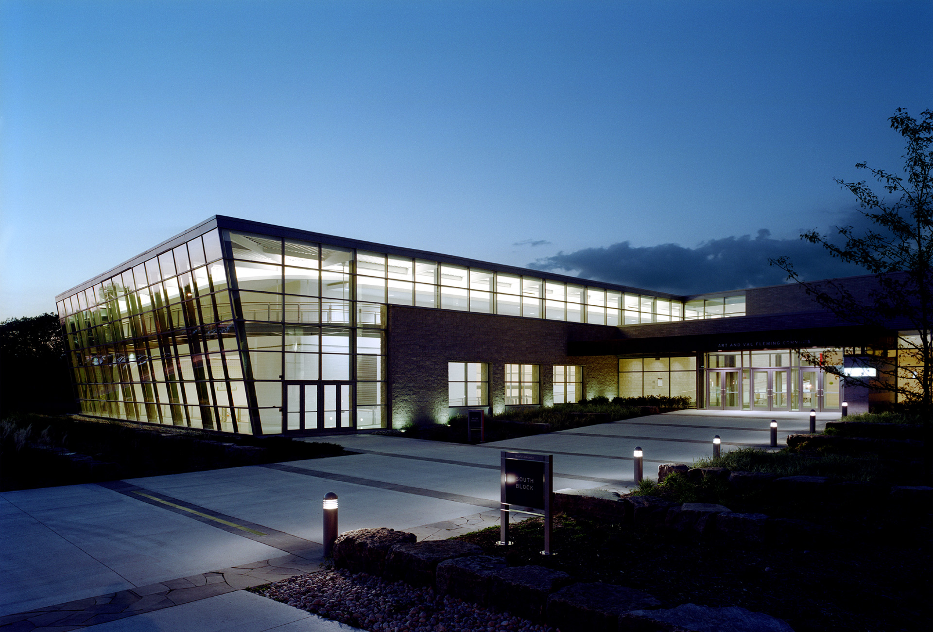 Brock University (BU) (St. Catharines, Ontario, Canada) apply, prices, reviews Smapse