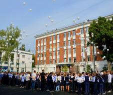 School No. 444 with in-depth study of individual subjects