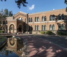 Hitotsubashi University