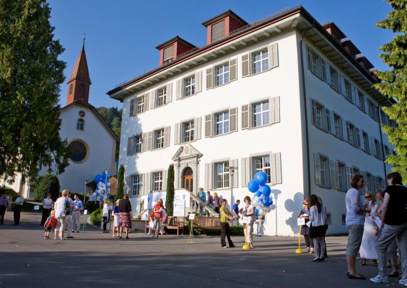 International School of Zug and Luzern (ISZL) 0