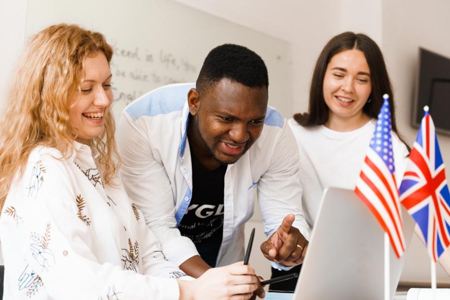 50% discounts on language courses in the USA, Great Britain, Canada, Malta, South Africa