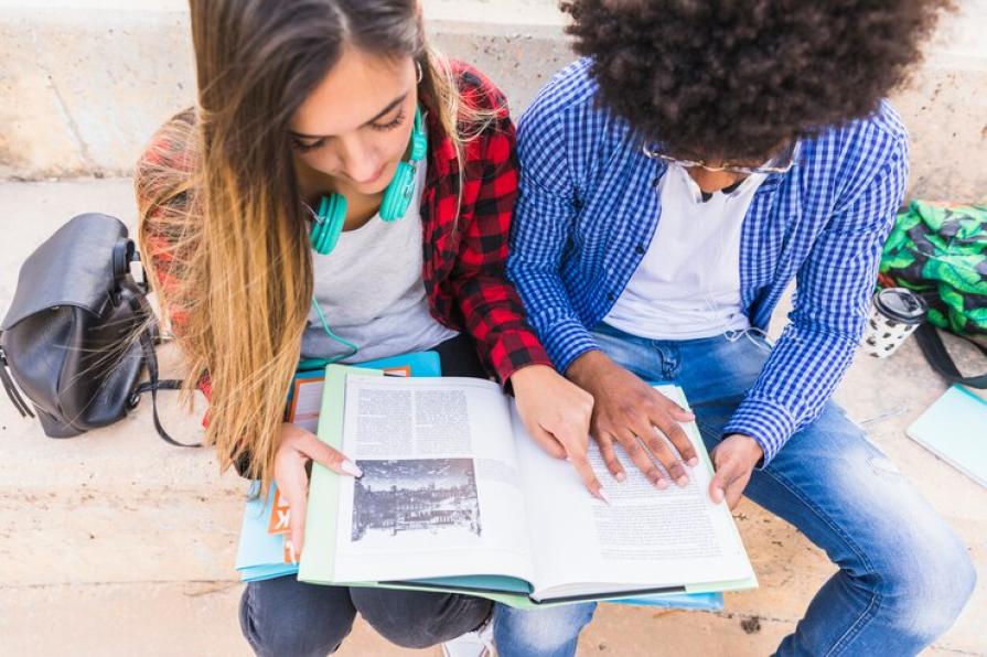 Discounts for studying at Myddelton College for international students