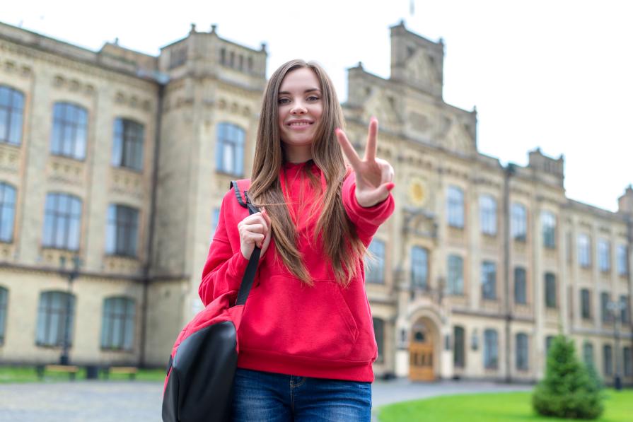 Special offer from Myddelton College - studying in England for only £19,260 a year