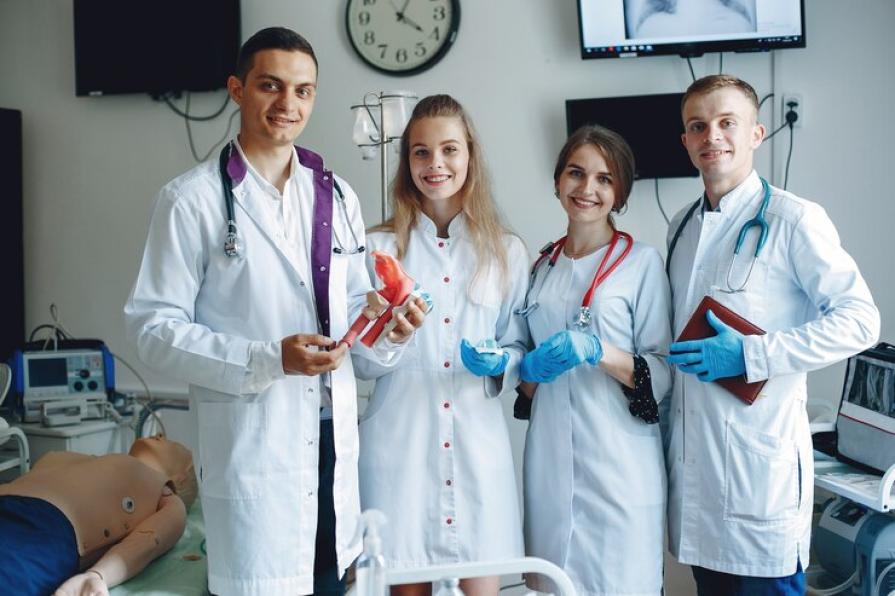 Summer courses in medicine at CATS Canterbury