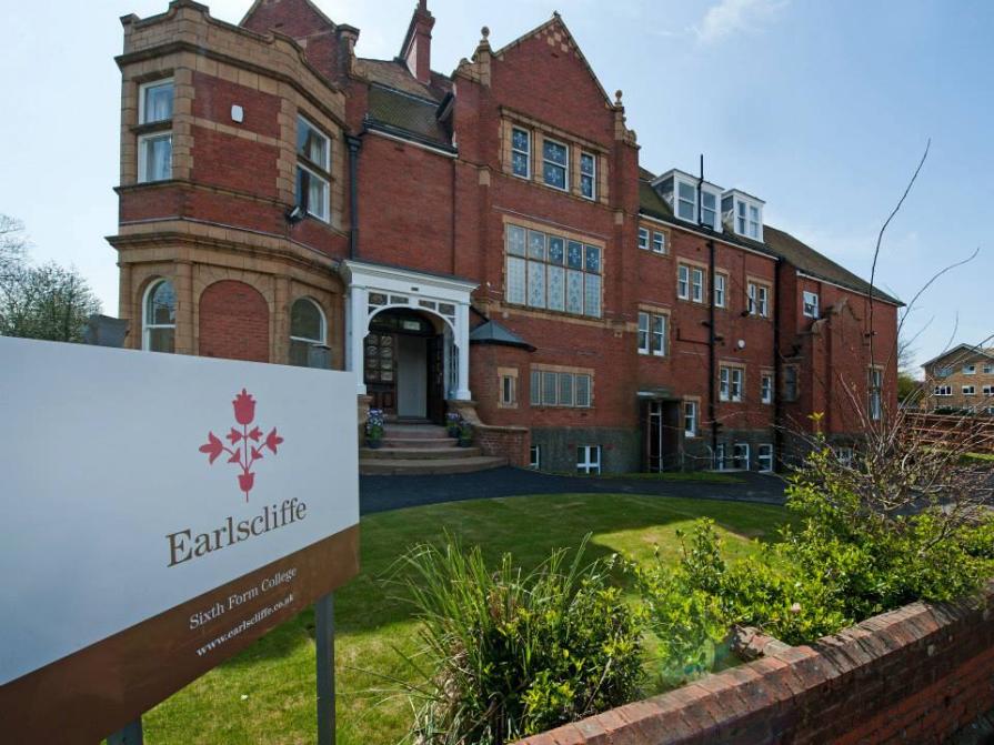 Summer Mini MBA courses in England