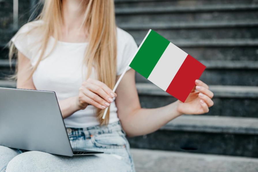 How did the Italian language appear, if the ancient Romans spoke Latin