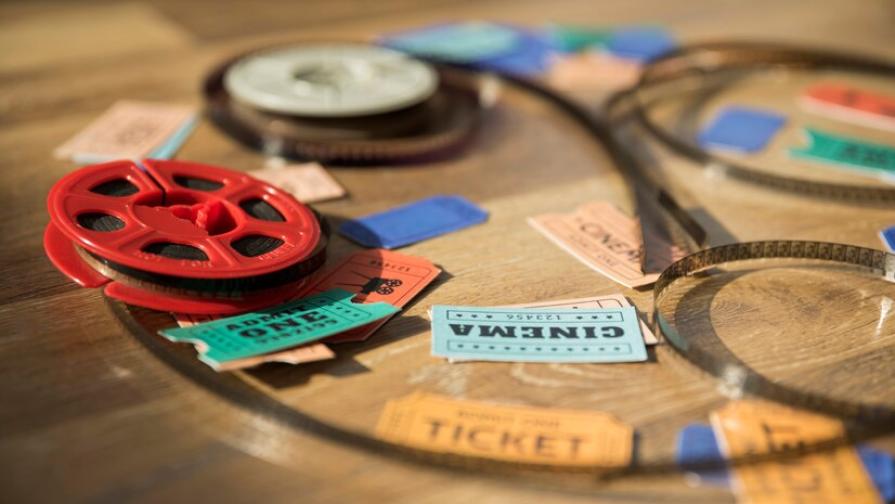 Best American and British educational institutions to study cinema and acting for foreign students