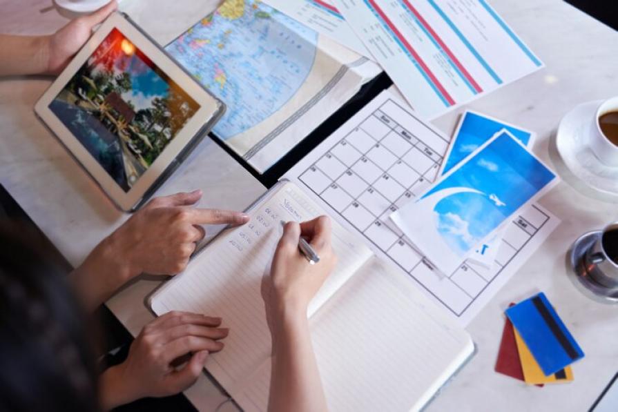 How to travel and earn at once?