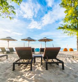 The best destinations for autumn holidays: from excursions to the beach