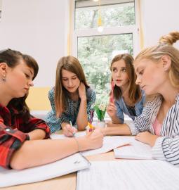 TOP 2 de los mejores campamentos de idiomas en Lucerna 2027 Rankings
