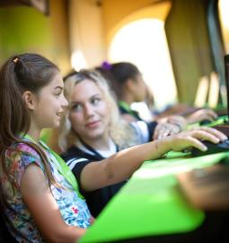 Clasificaciones de las MEJORES 4 Escuelas de Idiomas en Cambridge 2027
