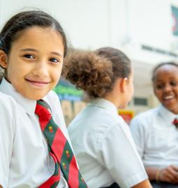 TOP 3 Mejores Colegios Privados en los EAU 2027 Ranking