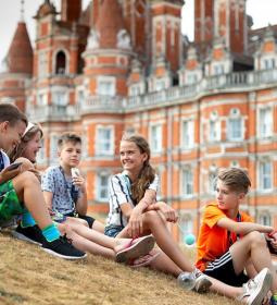 TOP-20 Best Language Schools in the Suburbs of London 2025 Rankings