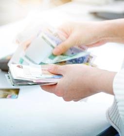 TOP-7 countries where you will be paid for moving