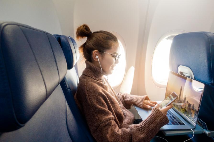Air etiquette: 4 rules of conduct on board the plane